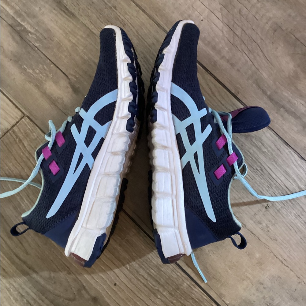 ASICS - Picture 3 of 3